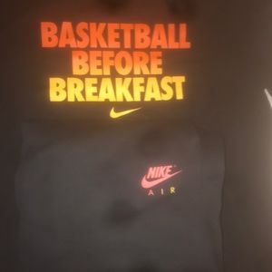 Nike fit size L shirt XL joggers